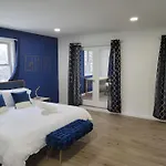 Spacious 4 Bedroom With Beautiful Master Suite